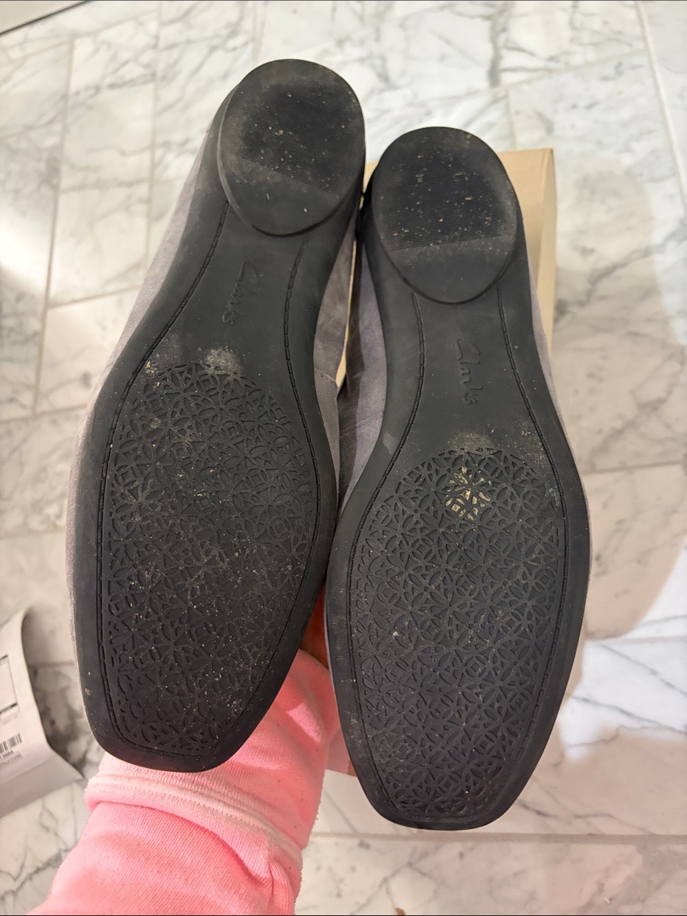 Clarks Women's Gray Suede Round Emblem Ballet Flats - Picture 2 of 3